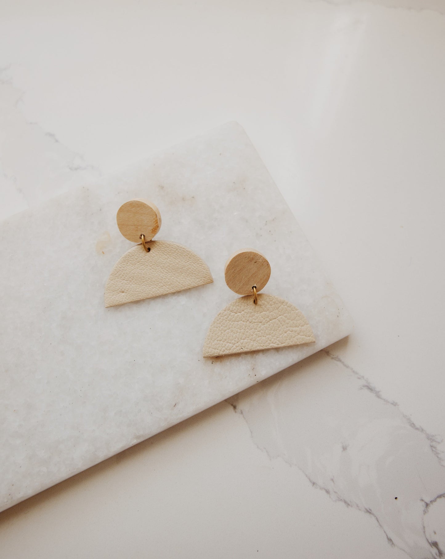 The Minimalist Earring - Cream